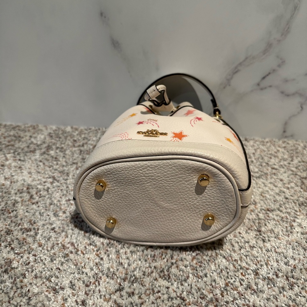 NEW Coach White and Pink Bucket Bag - Picture 2 of 4
